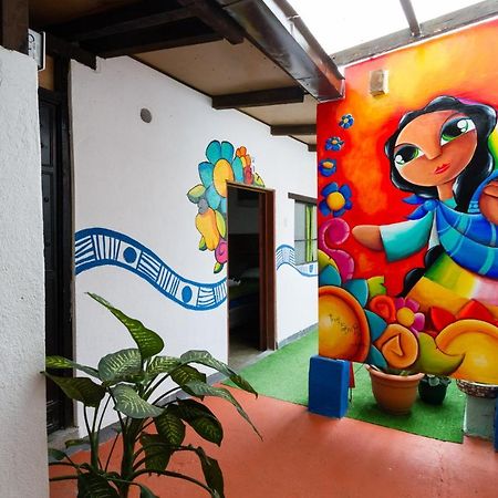 Bed and Breakfast Casa Tamarindo Антигуа-Гватемала Экстерьер фото