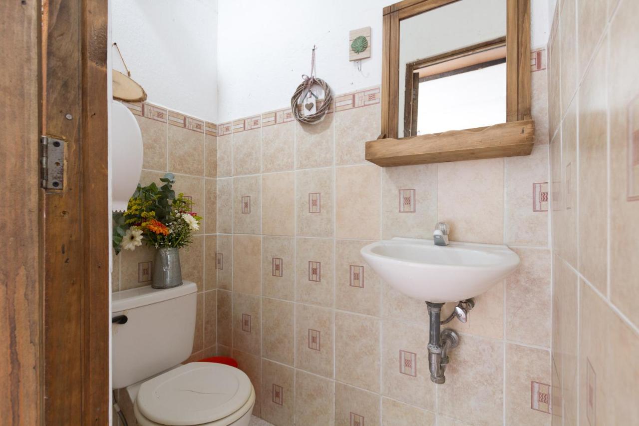 Bed and Breakfast Casa Tamarindo Антигуа-Гватемала Экстерьер фото